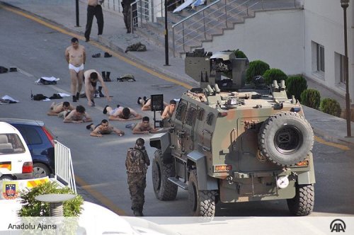 Fotoğraflarla teslim olan Türk askerleri