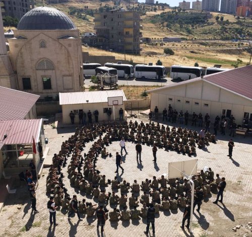 Fotoğraflarla teslim olan Türk askerleri