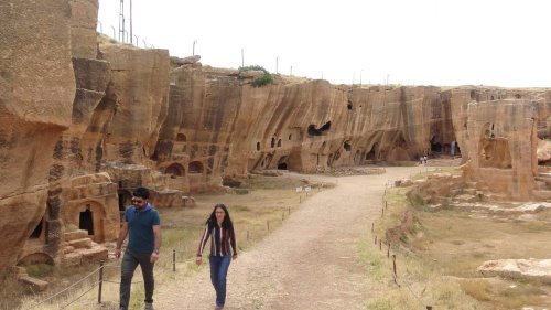 Kuzey Kürdistan'daki 1400 yıllık galeri mezar ilk defa ziyaretçilere açıldı