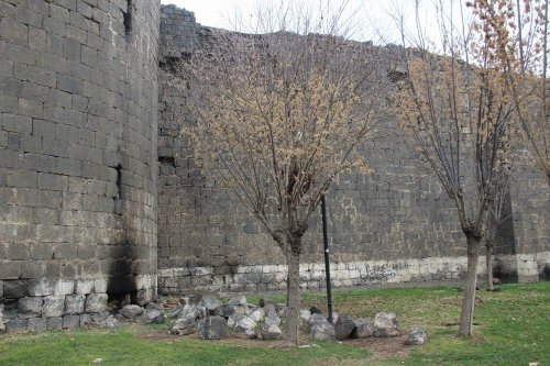 Diyarbakır’da tarih ‘dökülüyor’