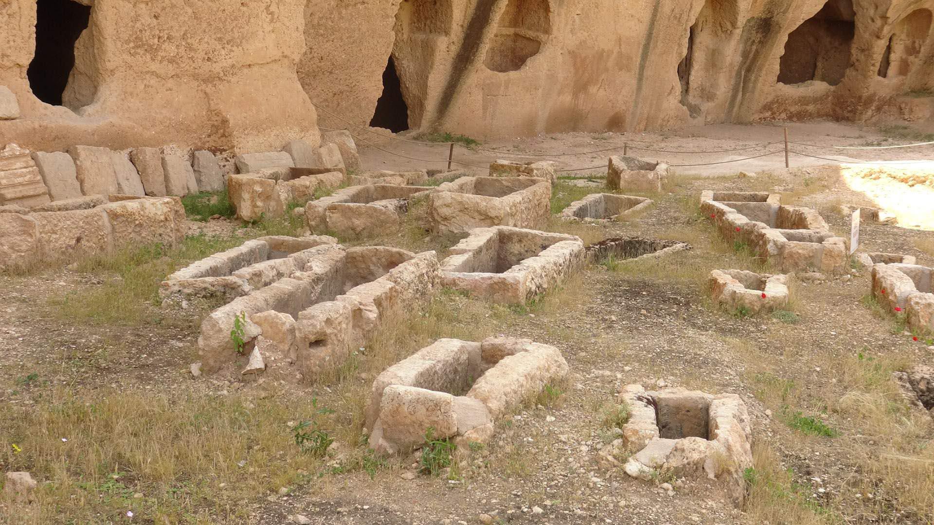 Kuzey Kürdistan'daki 1400 yıllık galeri mezar ilk defa ziyaretçilere açıldı