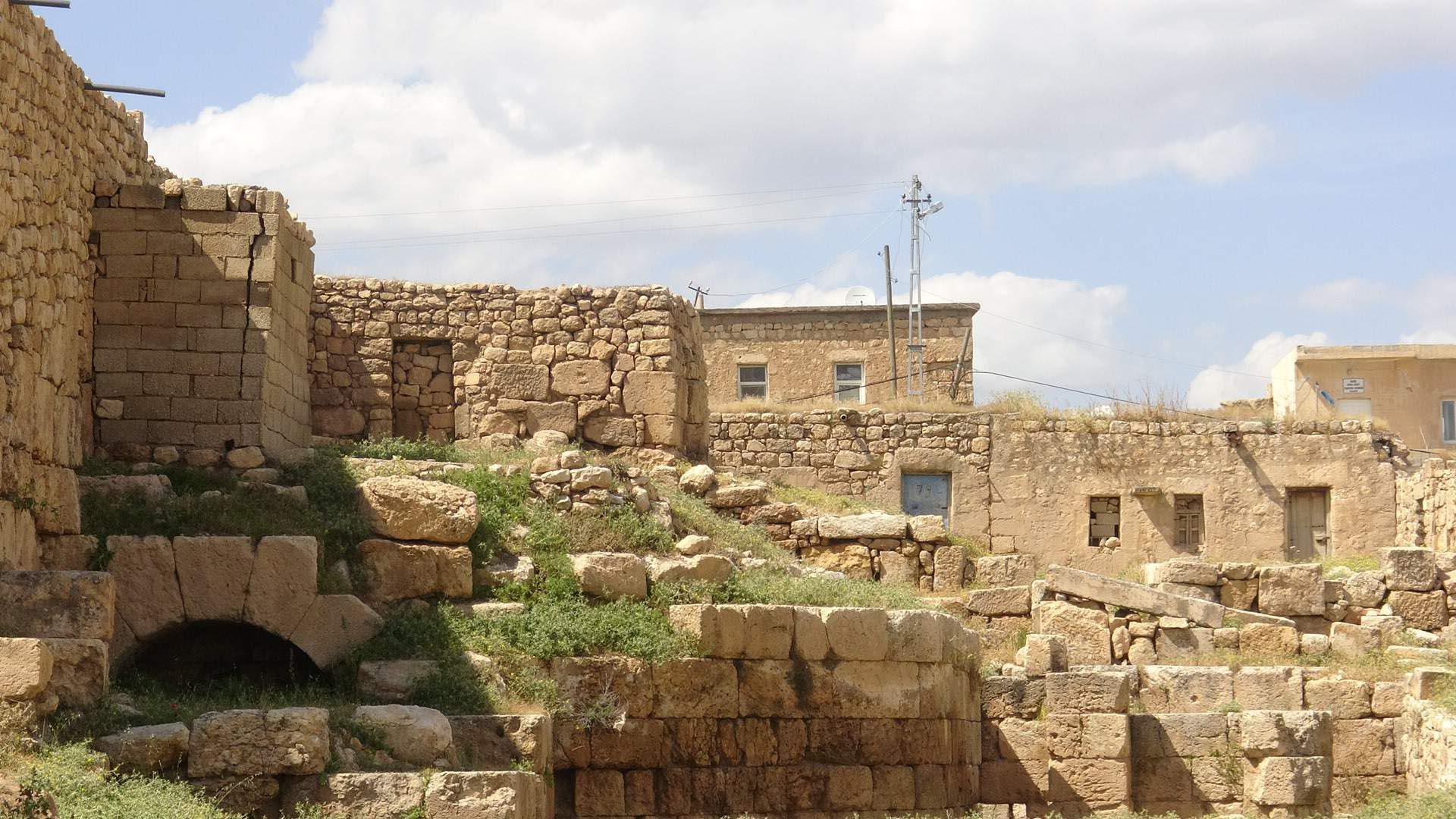 Kuzey Kürdistan'daki 1400 yıllık galeri mezar ilk defa ziyaretçilere açıldı