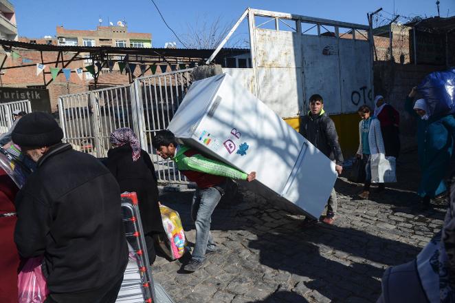 Sur'da genişletilen yasak sonrası göç