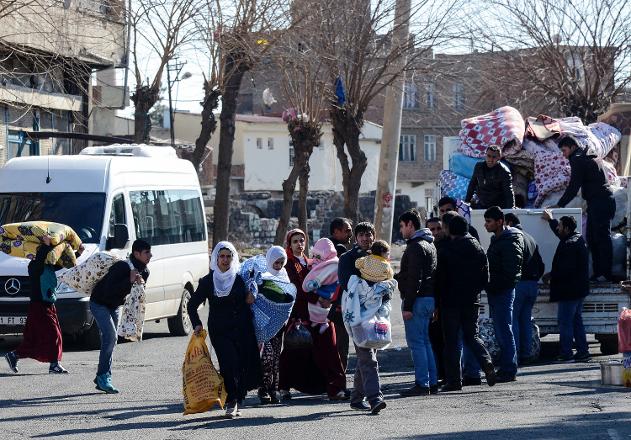 Sur'da genişletilen yasak sonrası göç