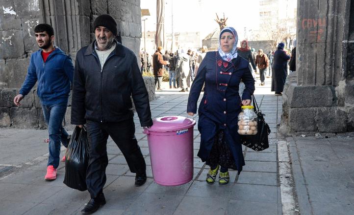 Sur'da genişletilen yasak sonrası göç