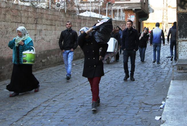 Sur'da genişletilen yasak sonrası göç