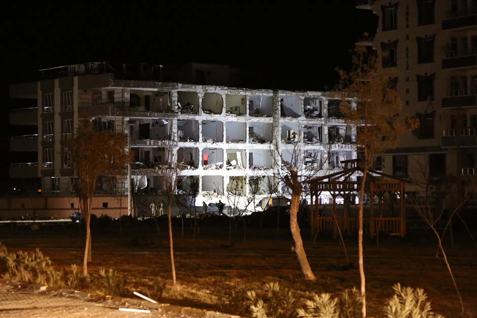 Urfa'daki patlamanın şiddeti gün ağarınca ortaya çıktı