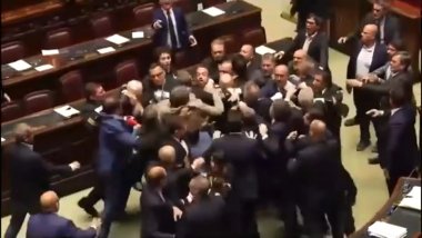 Mecliste özerklik kavgası... Vekiller birbirine girdi