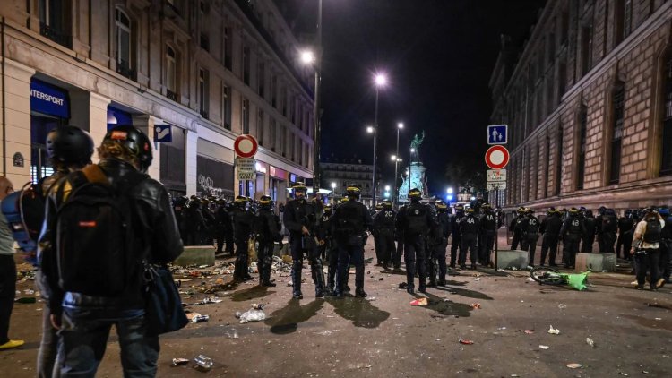 Seçim sonrası Fransa'da sokaklar karıştı