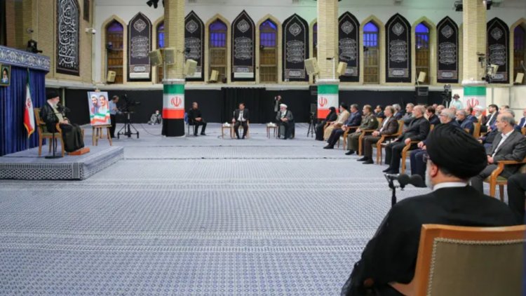 İran'da din adamlarının siyasete etkisi neden zayıflıyor?