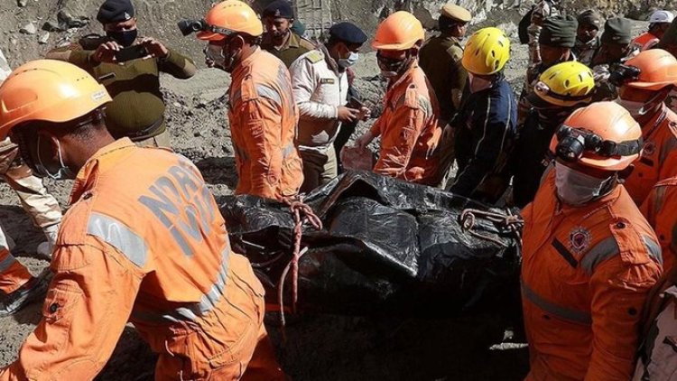 Hindistan'da yıldırım düşmesi sonucu 63 kişi öldü