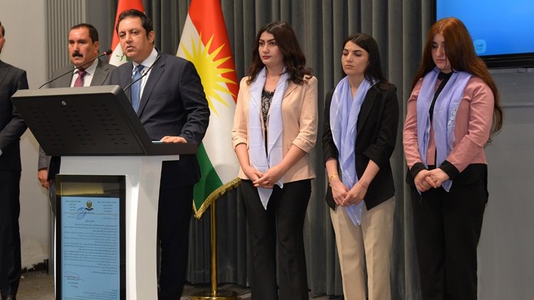 Başbakan'dan talimat: IŞİD'in elinden kurtulanlara okula dönme imkanı verilecek