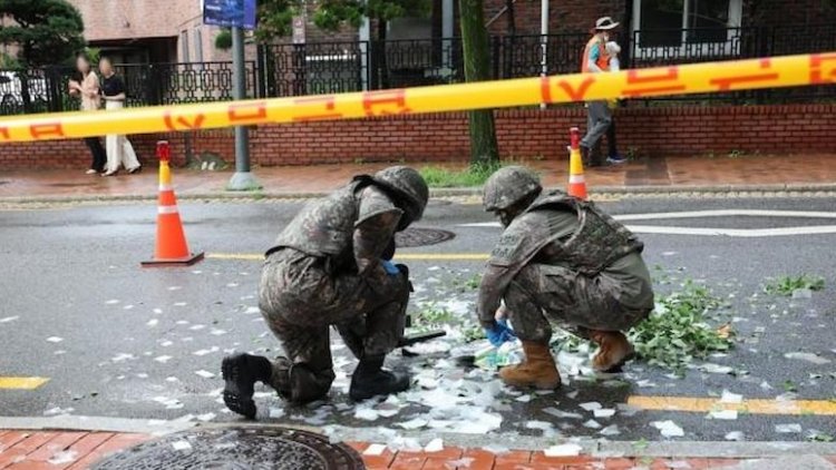 Güney Kore Başkanlık ofisine çöp yağdı