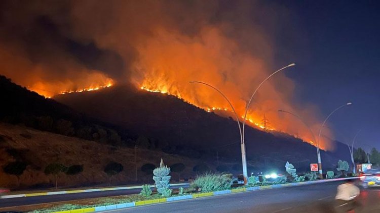 Duhok'un Nızarke dağında yangın