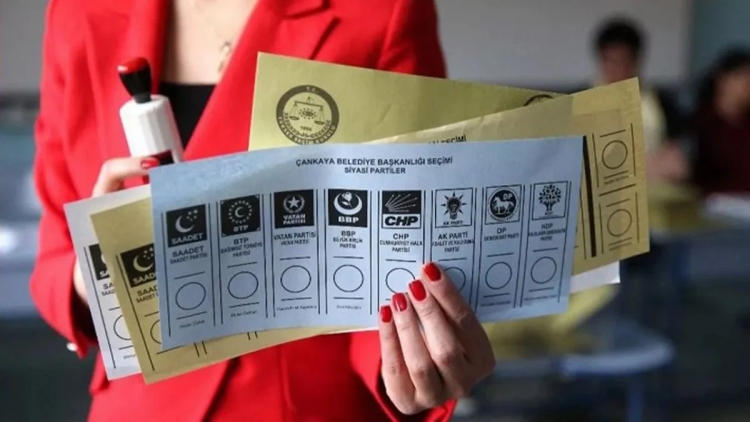 Metropoll'den anket: AK Parti'nin oyları hangi partiye gidiyor?