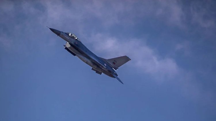 Ukrayna’da F-16 savaş uçağı düştü