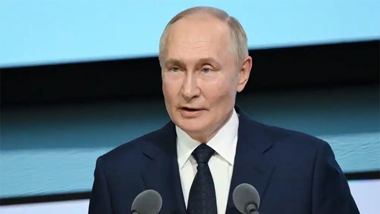 Putin: Batı, Kiev'e uzun menzilli füze kullanma izni verirse savaşa doğrudan girmiş olur