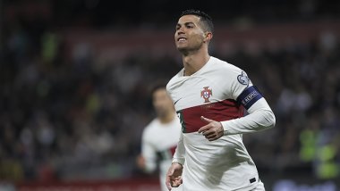 Cristiano Ronaldo bir kez daha tarihe geçti!