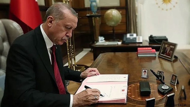 Erdoğan, üç bakan yardımcısını görevden aldı