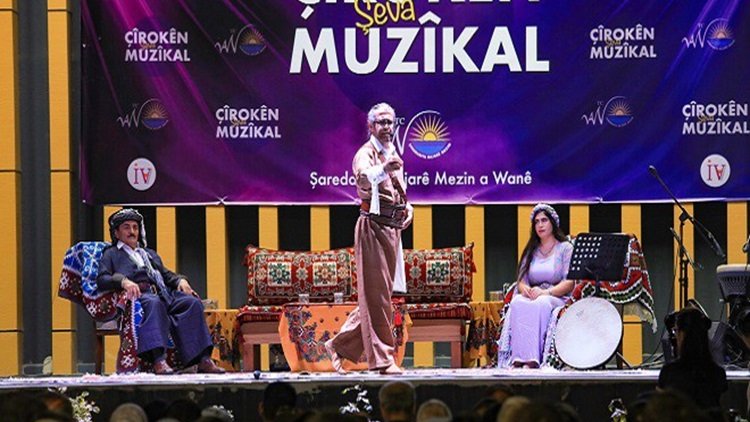 Van’da sahnelenen ‘Çîrokên Muzîkal’ büyük beğeni topladı