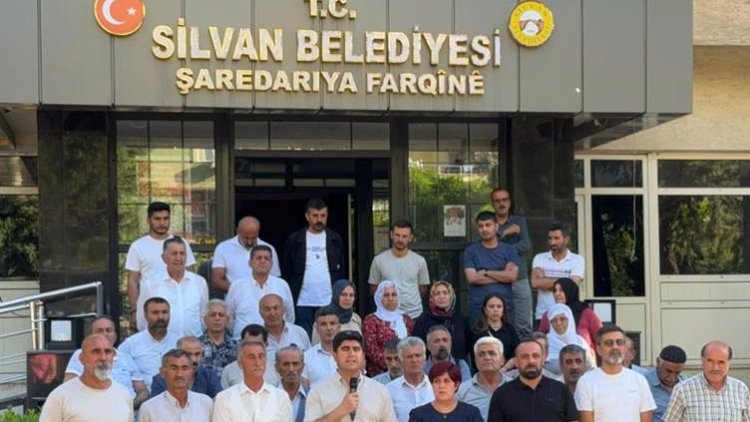 Silvan Belediyesi’nin kent meydanına verdiği Kürtçe isim Kaymakamlığa takıldı