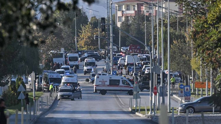 Li Enqerê di êrîşeke çekdarî de 5 kes hatin kuştin, 22 kes birîndar bûn