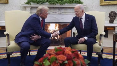 Trump Beyaz Saray'da Biden'la görüştü