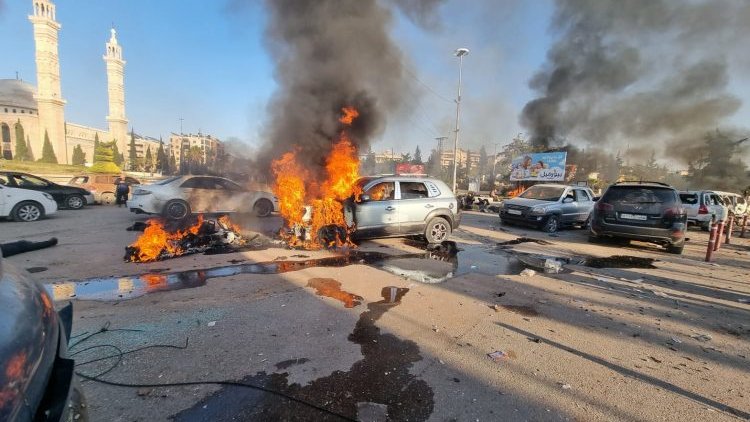 Suriye savaş uçakları İdlib'i bombalıyor