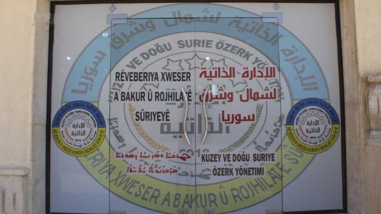 Rojava’da sadece özerk yönetimi temsil eden bayrak ve semboller kullanılacak