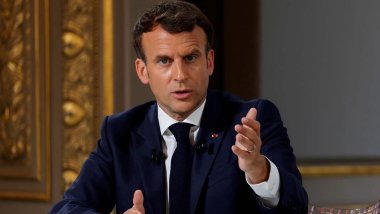 Macron pîrozbahî li Ehmed Şer kir û ew vexwend Fransayê