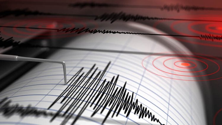 Ege Denizi'de 5.2 büyüklüğünde deprem