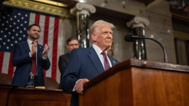 Trump: Zelenskyy amade ye peymana madenên kêmpeyda îmze bike