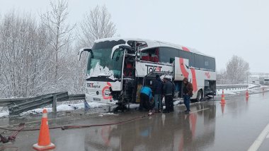 Sivas'ta 2 yolcu otobüsü çarpıştı