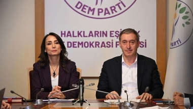 DEM Parti Eş Genel Başkanlarından İmamoğlu'nun tutuklanmasına tepki