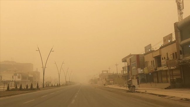 Li Iraqê tozbarîn û bahoza qumê