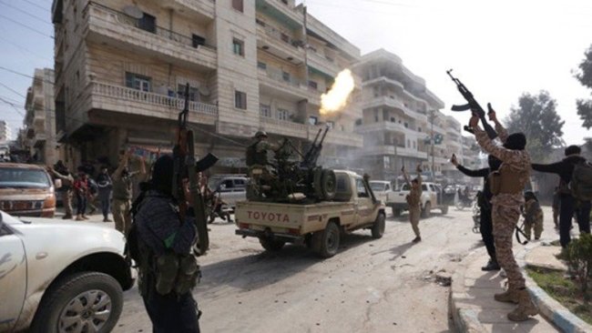 Komên çekdar li Efrîn'ê 5 kes revandin