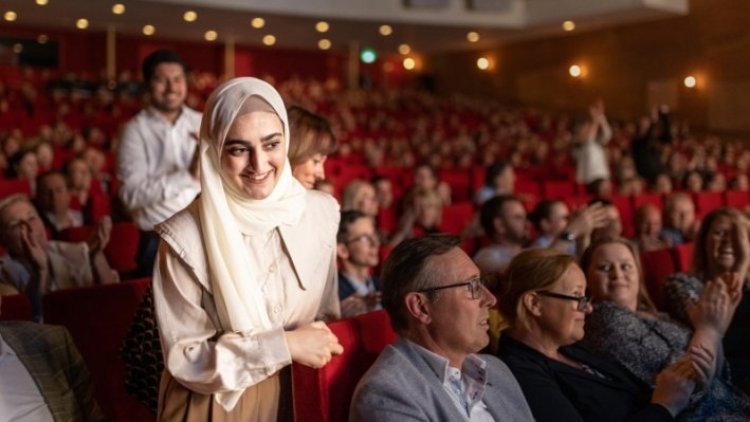 Keçeke kurd li Hollandayê dibe xwendekara herî baş a salê