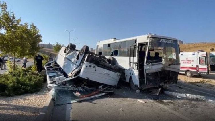 Li Dîlokê 2 servîsên karkeran li hev dan: 22 kes birîndar bûn