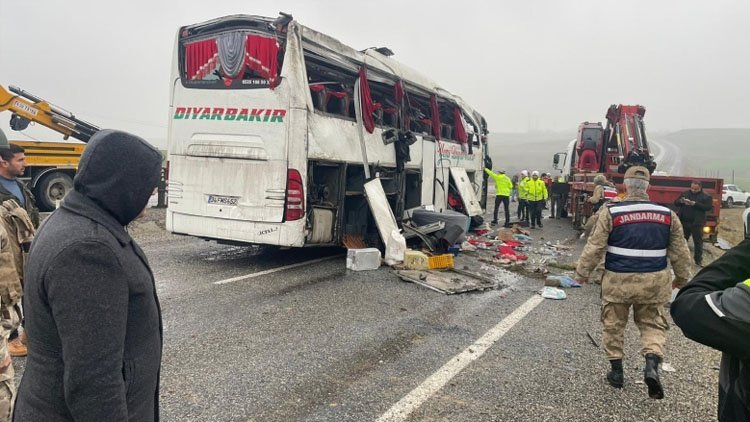 Li Amedê qeza: 5 mirî, 22 birîndar