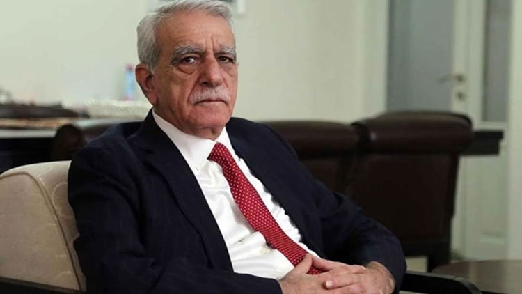 Ahmet Turk: Herêma Kurdistanê berî her kesî hat alîkariya mexdûrên erdhejê