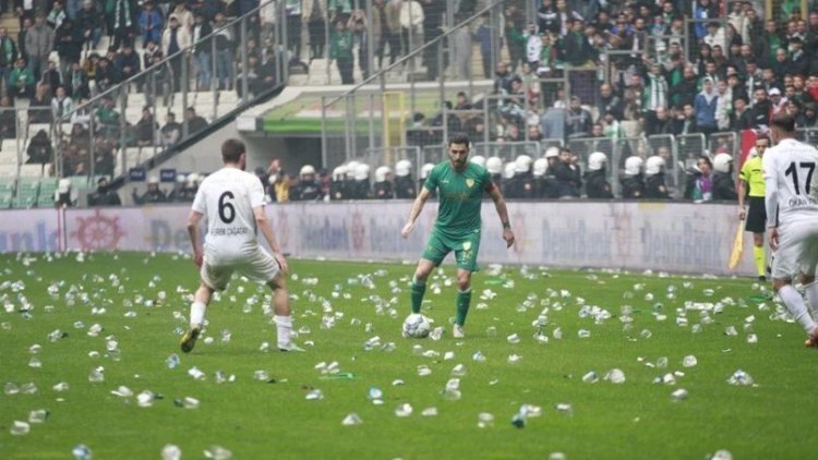 9 kesên ku derbarê lîstika Amedspor-Bursasporê de hatibûn desteserkirin hatin berdan