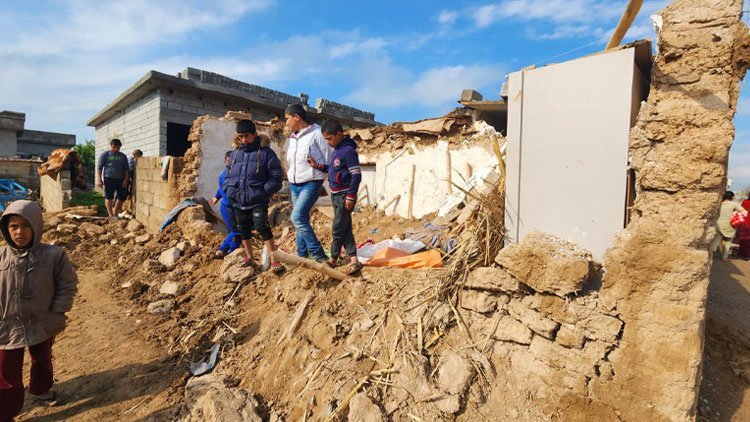 Li Kerkûkê ji ber barîna baraneke xurt dayik û kurekî canê xwe ji dest dan