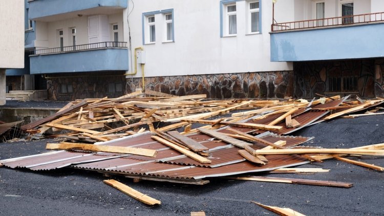 Bahozê banê xaniyan rakir; kesek mir û 8 kes birîndar bûn