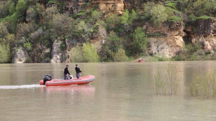 Li Dêrsimê lêgerîna bo 3 ciwanên Kurd di Çemê Munzurê de berdewam e