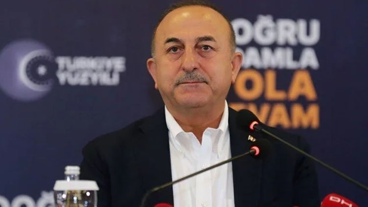 Çavuşoglu: Ger em bibêjin em ê hemû penaberên Sûrî bişînin, ne rast e