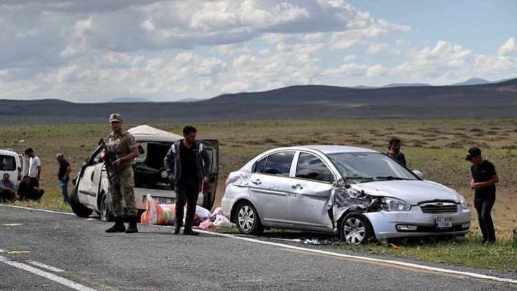 Li Qersê di bûyereke tirafîkê de 12 kes birîndar bûn