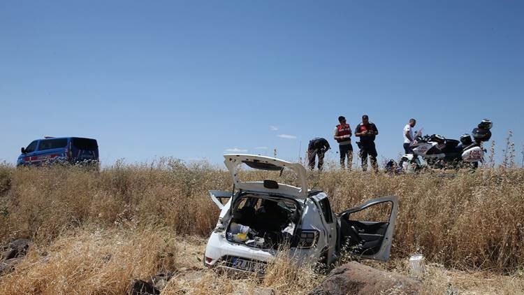 Li Amedê otomobîlek wergeriya: 4 kes birîndar bûn