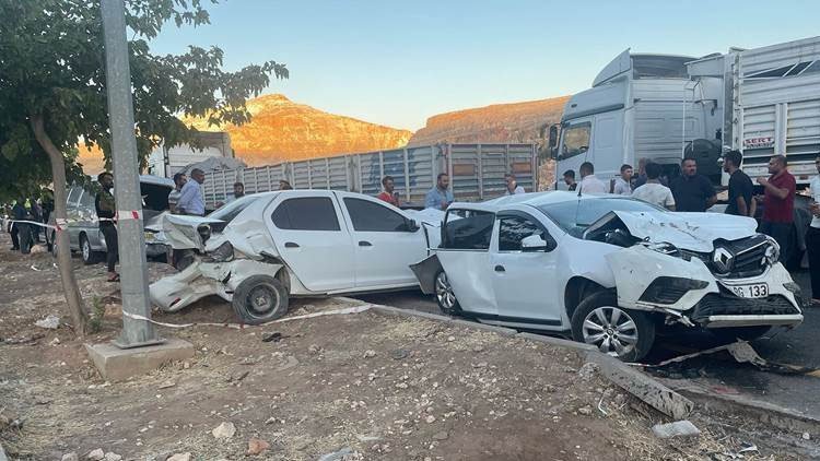 Li Rihayê 9 otomobîl li hev qelibîn: 5 kes birîndar bûn