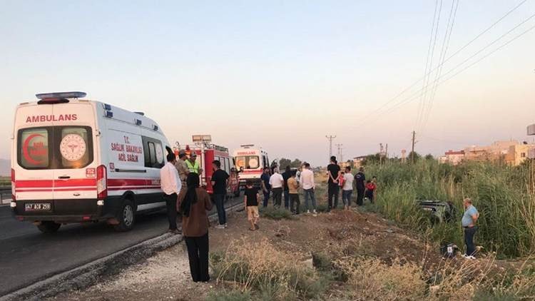 Li Nisêbînê otomobîlek wergeriya: 5 kes birîndar bûn