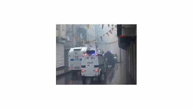 Amed'de Kobanê'ye destek yürüyüşüne polis saldırısı